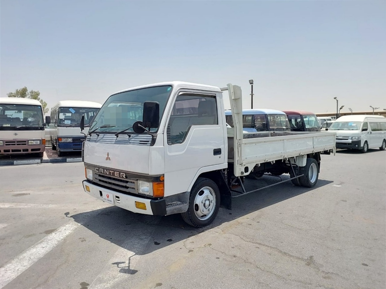 MITSUBISHI Canter