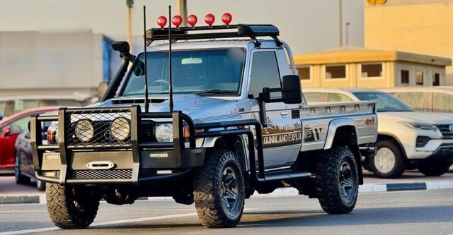 TOYOTA Land Cruiser