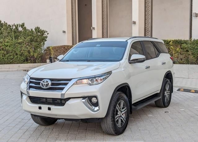 TOYOTA Fortuner