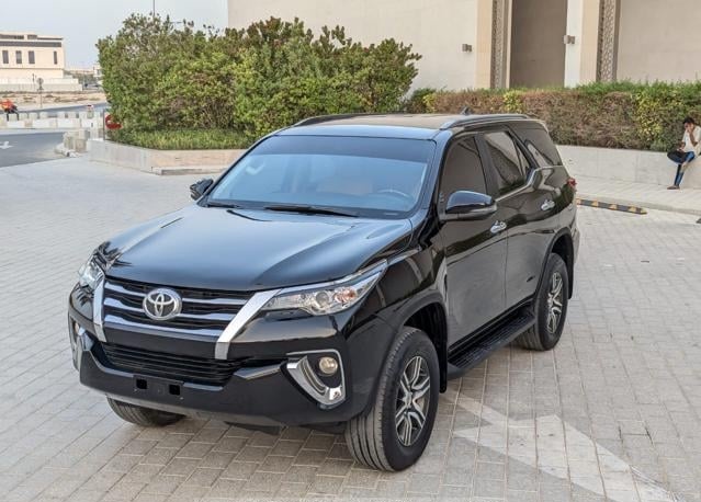 TOYOTA Fortuner