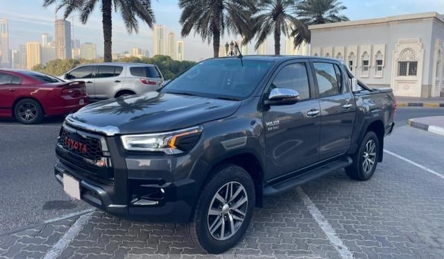 TOYOTA Hilux