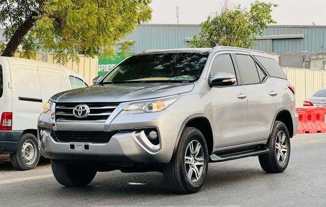 TOYOTA Fortuner