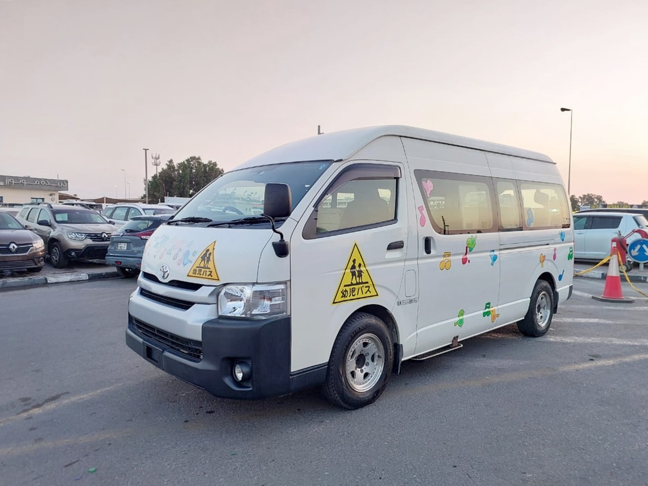 TOYOTA HIACE