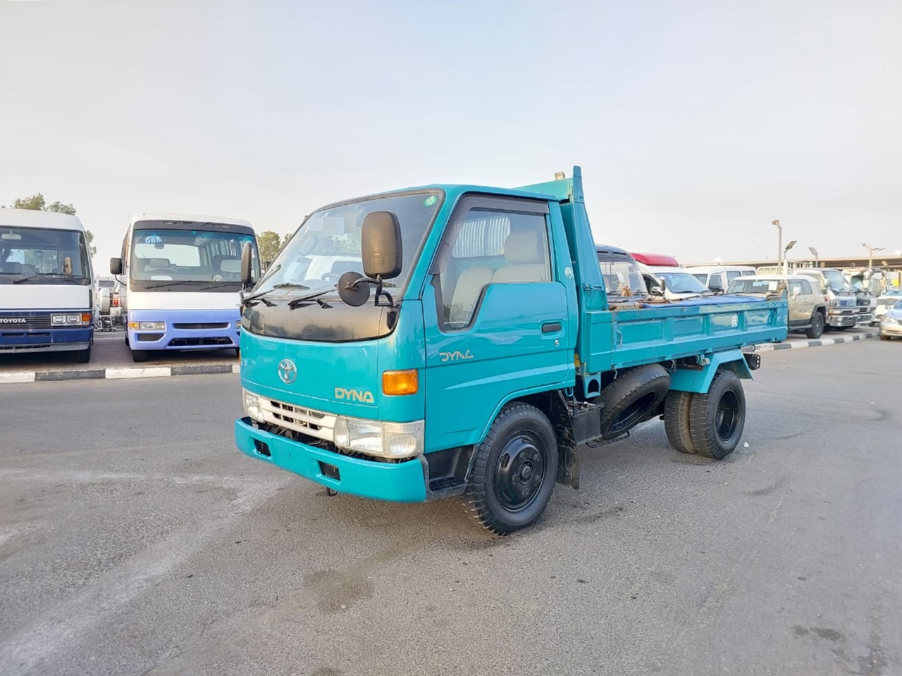 TOYOTA Dyna