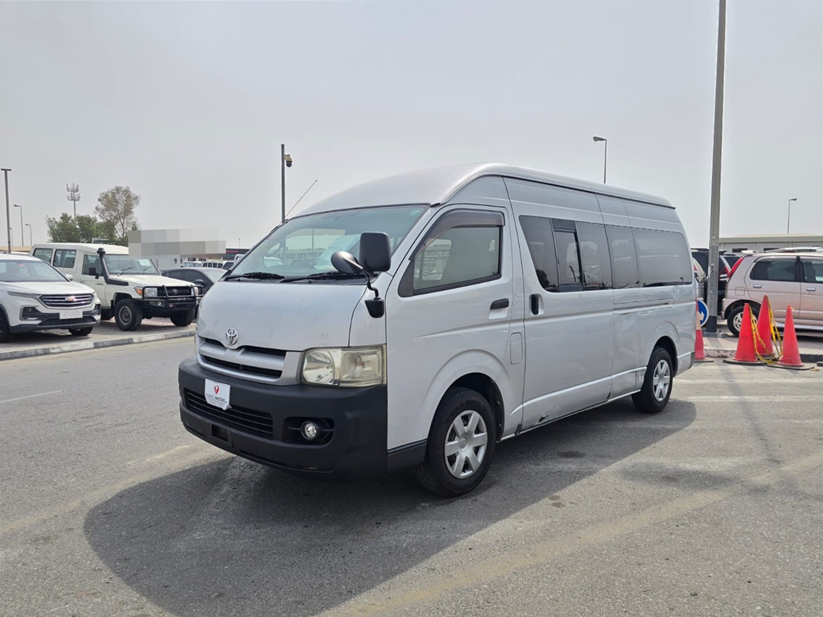 TOYOTA HIACE