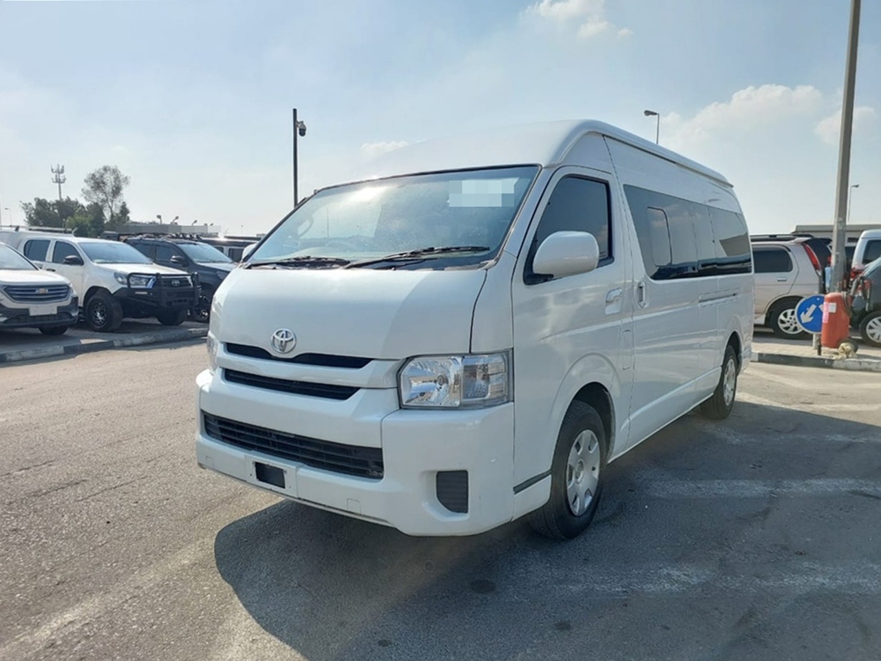 TOYOTA HIACE