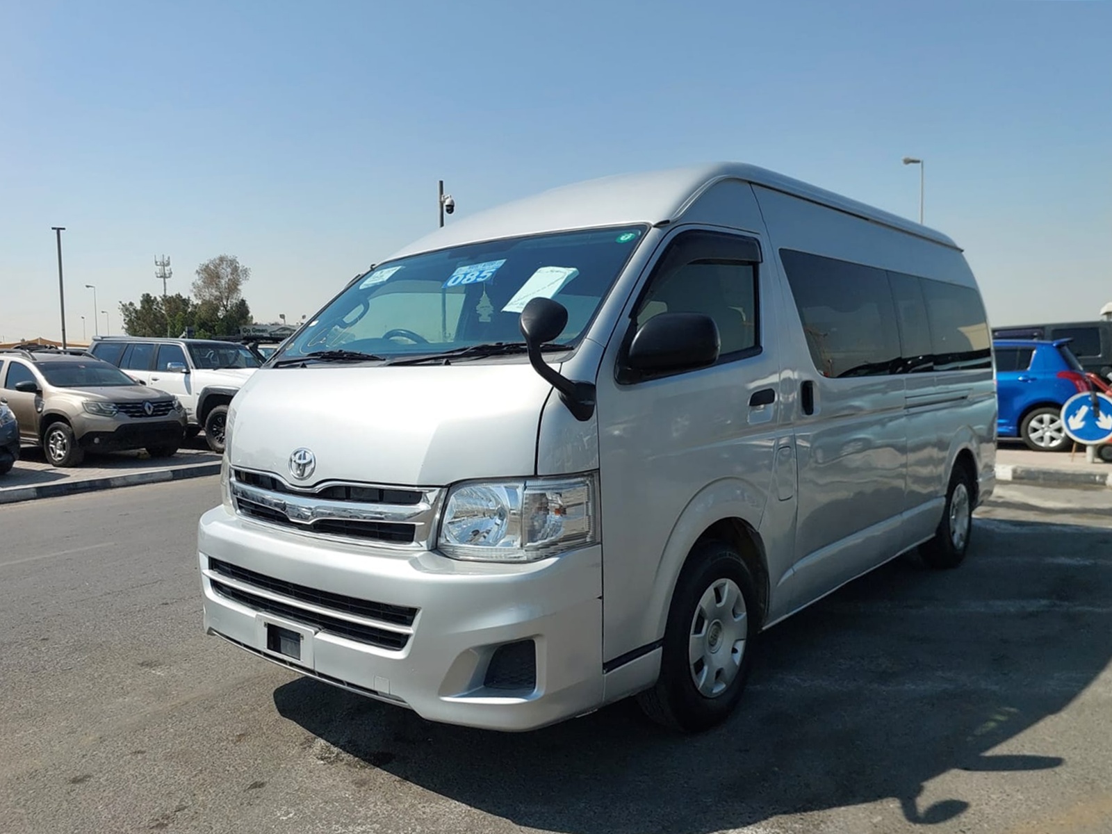 TOYOTA HIACE