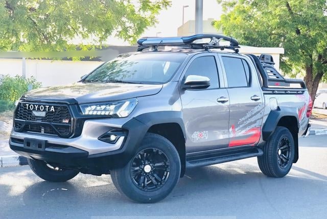 TOYOTA Hilux
