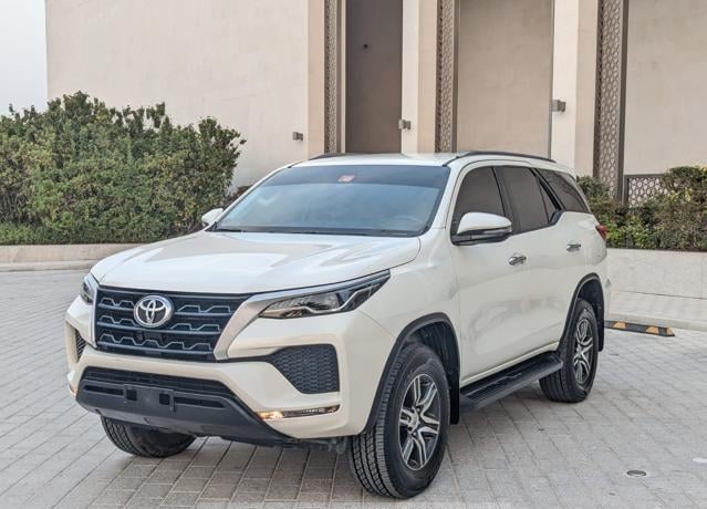 TOYOTA Fortuner