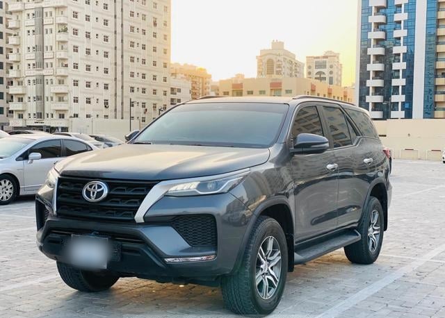 TOYOTA Fortuner