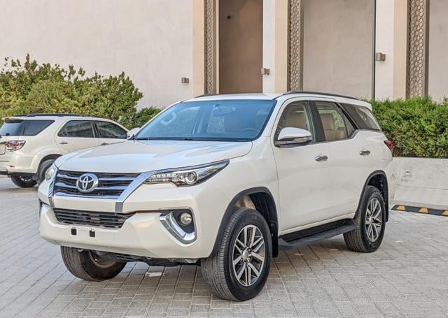 TOYOTA Fortuner
