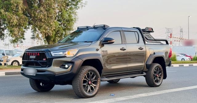 TOYOTA Hilux
