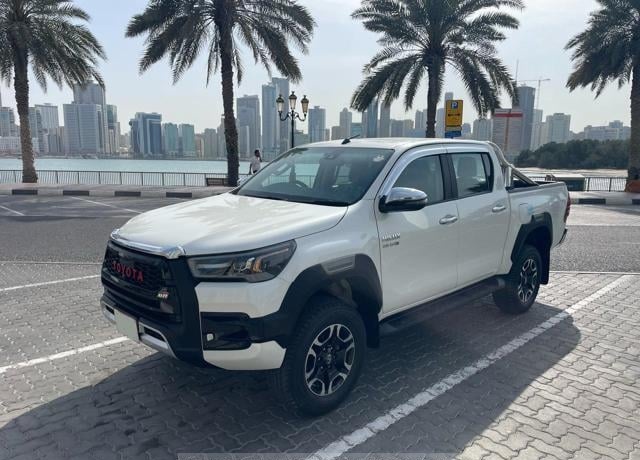 TOYOTA Hilux