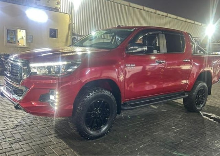 TOYOTA Hilux