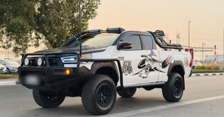 TOYOTA Hilux