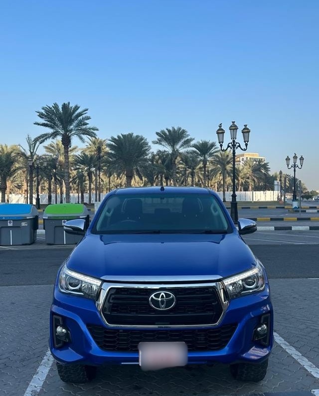 TOYOTA Hilux